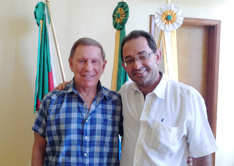 EMPRESÁRIO VISITA PREFEITO CASALI